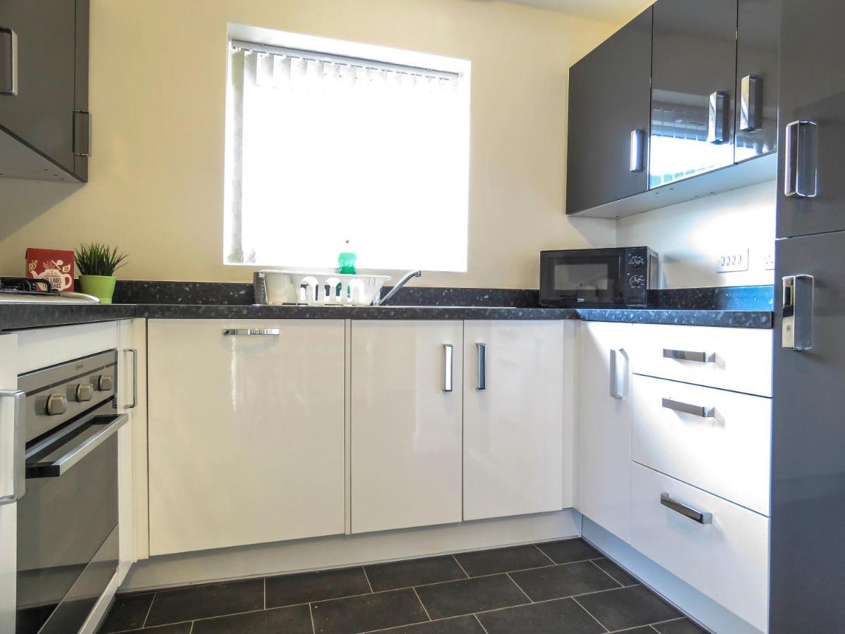 Tudors Esuites 4 Bedroom House Driveway & Garden Birmingham Buitenkant foto