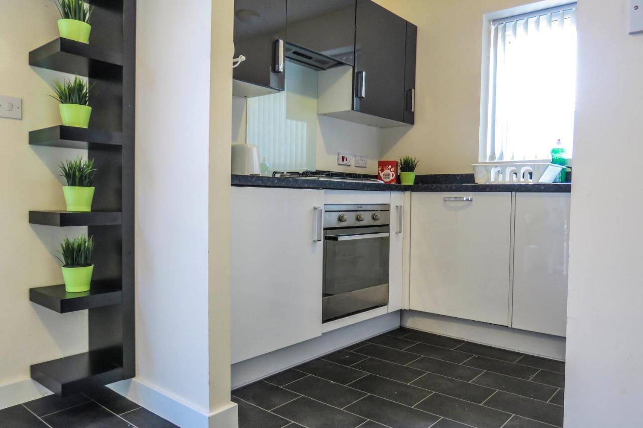 Tudors Esuites 4 Bedroom House Driveway & Garden Birmingham Buitenkant foto